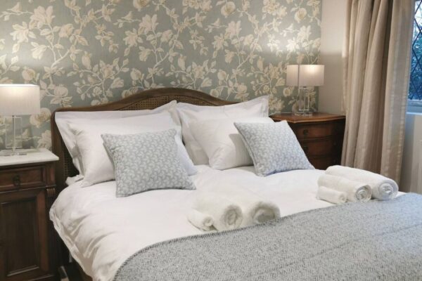 bedroom - Sharpe Cottage, Wiveliscombe, Somerset